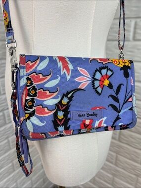 VERA BRADLEY RFID Wallet Crossbody 
Clutch Wristlet in Mural Garden